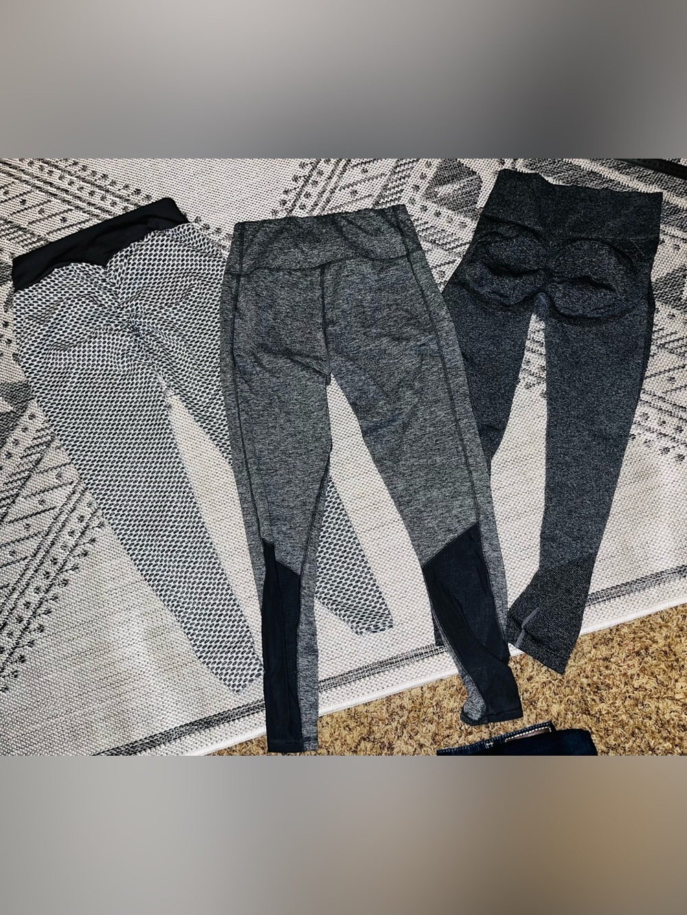 BUNDLE OF LEGGINGS
